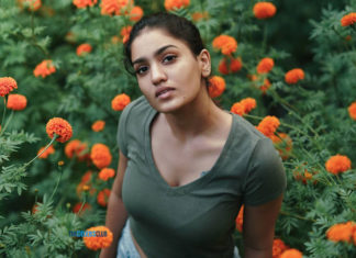 Saniya Iyappan Age, Height, DOB, Body Size, Images & Videos saniya iyappan age instagram photos